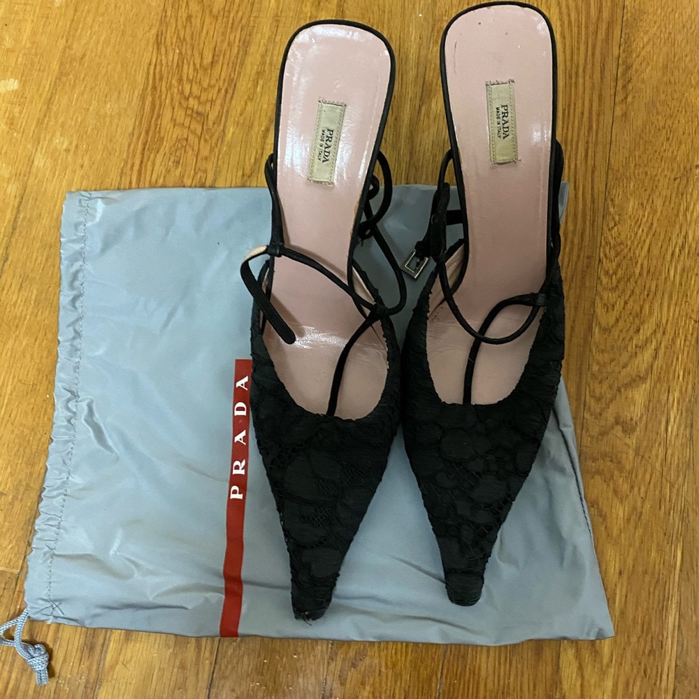 Prada lace black heels!!